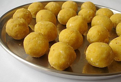 Flour Ball With Fruits Stuffing