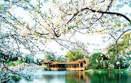 West Lake in Hangzhou