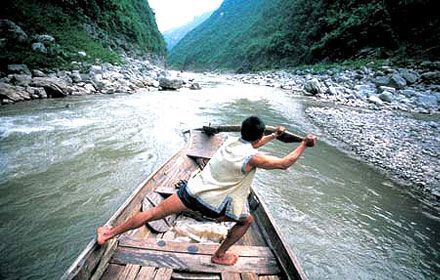 Hiking along the Yangtze River