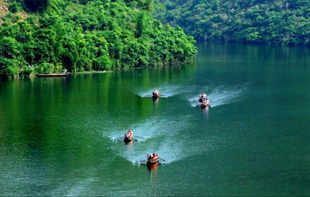 Shennong Stream (神农溪)