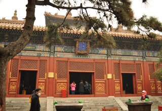 Yonghe Temple: the Lama Temple in Beijing